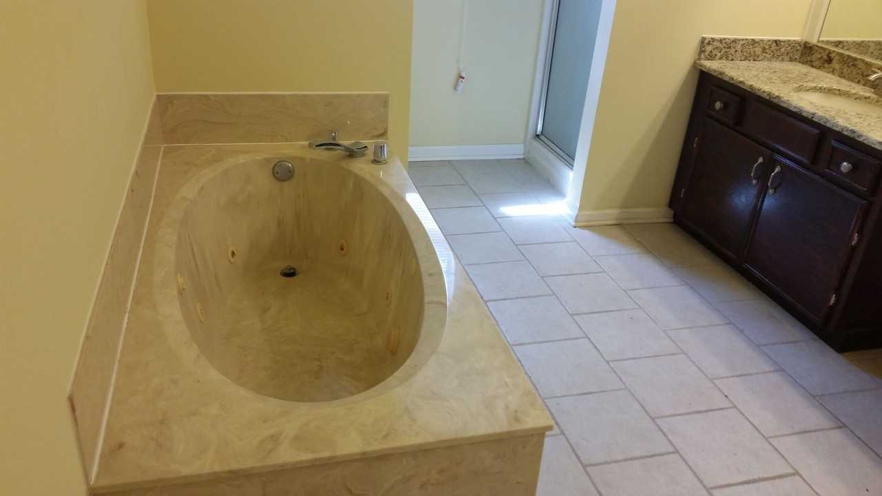 8 Saint Ives Ct - Photo 5 of 49