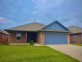 featured image of 2224 Alta Vista Ln