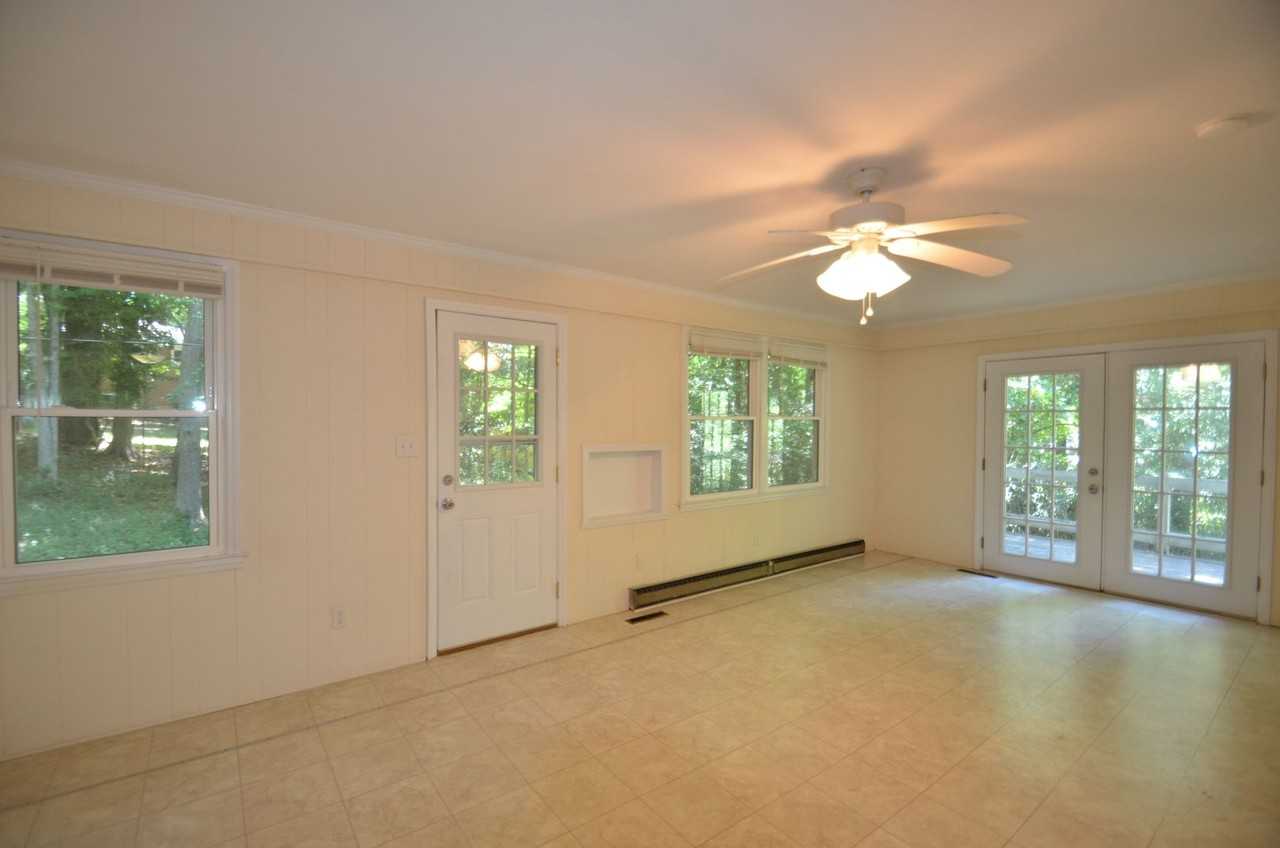 401 Severin St - Photo 3 of 13