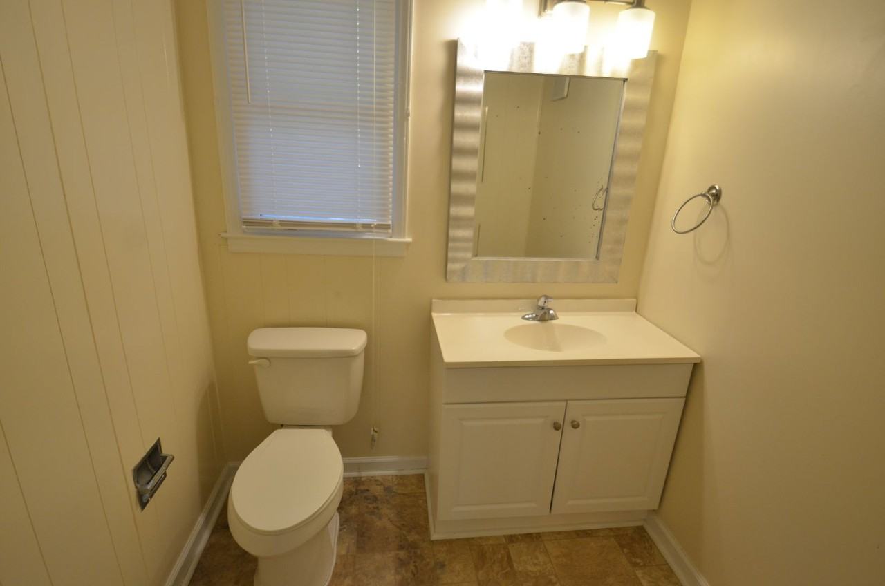 401 Severin St - Photo 5 of 13