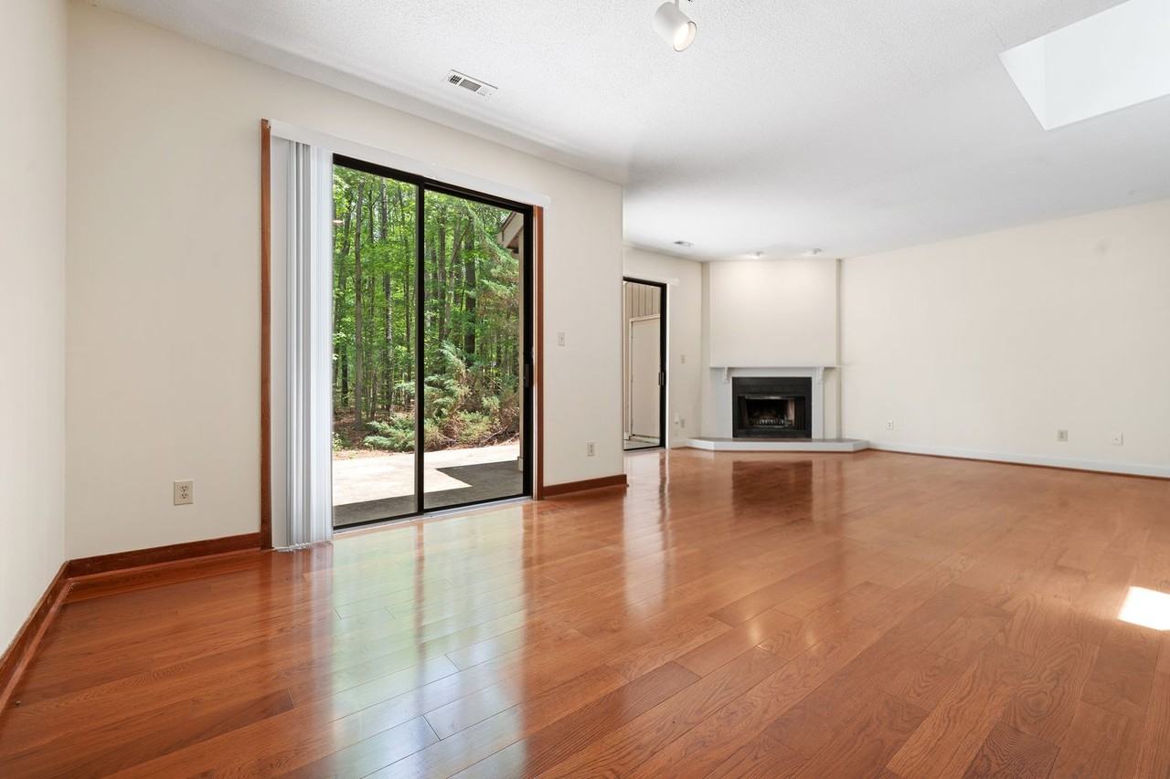 9 Vauxhall Pl - Photo 7 of 17