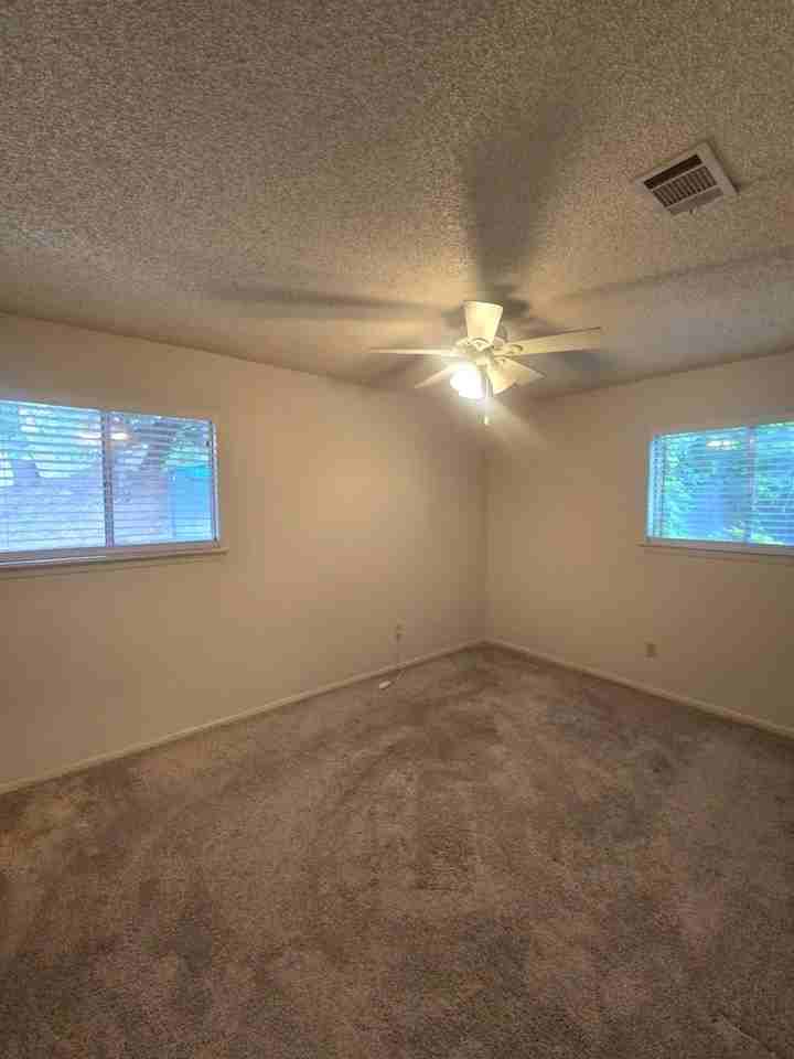 2314 Farnswood Cir - Photo 7 of 14