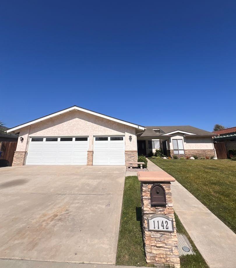 1142 Ashbury Ct - Photo 2 of 31