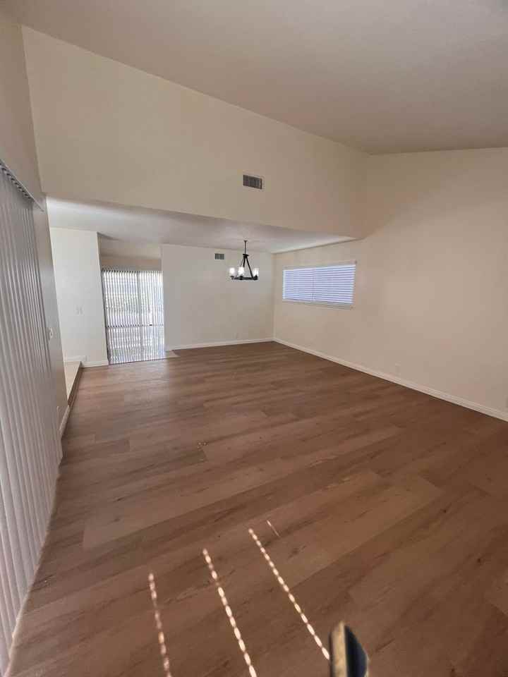 1142 Ashbury Ct - Photo 3 of 31