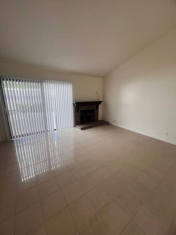 1142 Ashbury Ct - Photo 5 of 31