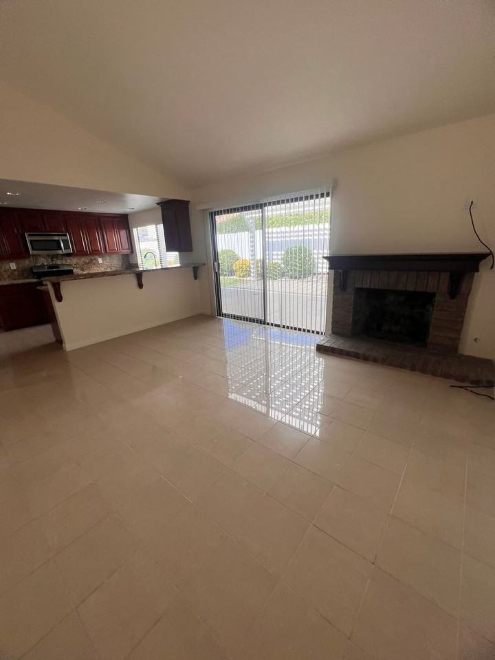 1142 Ashbury Ct - Photo 6 of 31