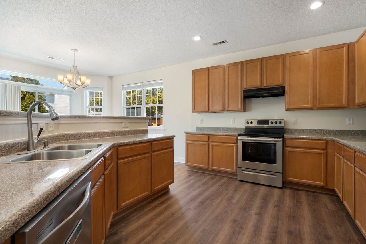 8843 Elizabeth Bennet Pl - Photo 2 of 25