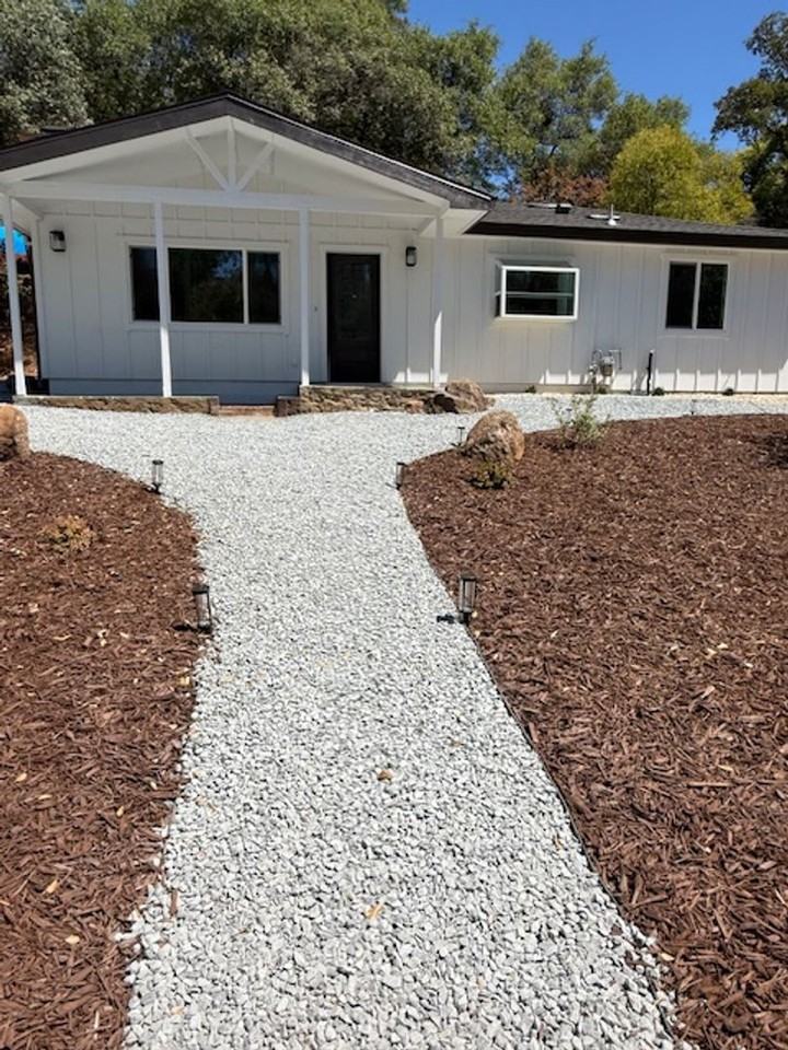 169 Cary Dr - Photo 2 of 12