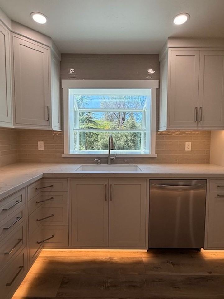 169 Cary Dr - Photo 4 of 12