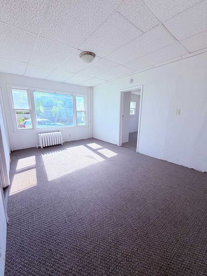Ward 891 - 424 SE 1st Ave - Photo 2 of 17