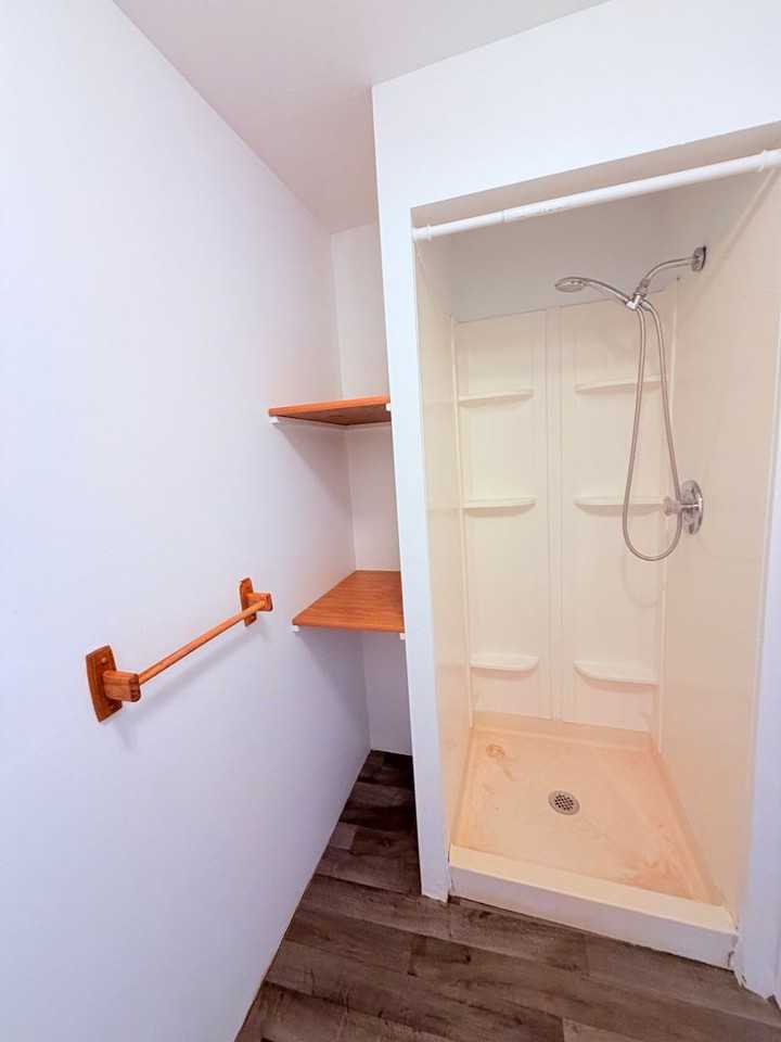 Ward 891 - 424 SE 1st Ave - Photo 5 of 17