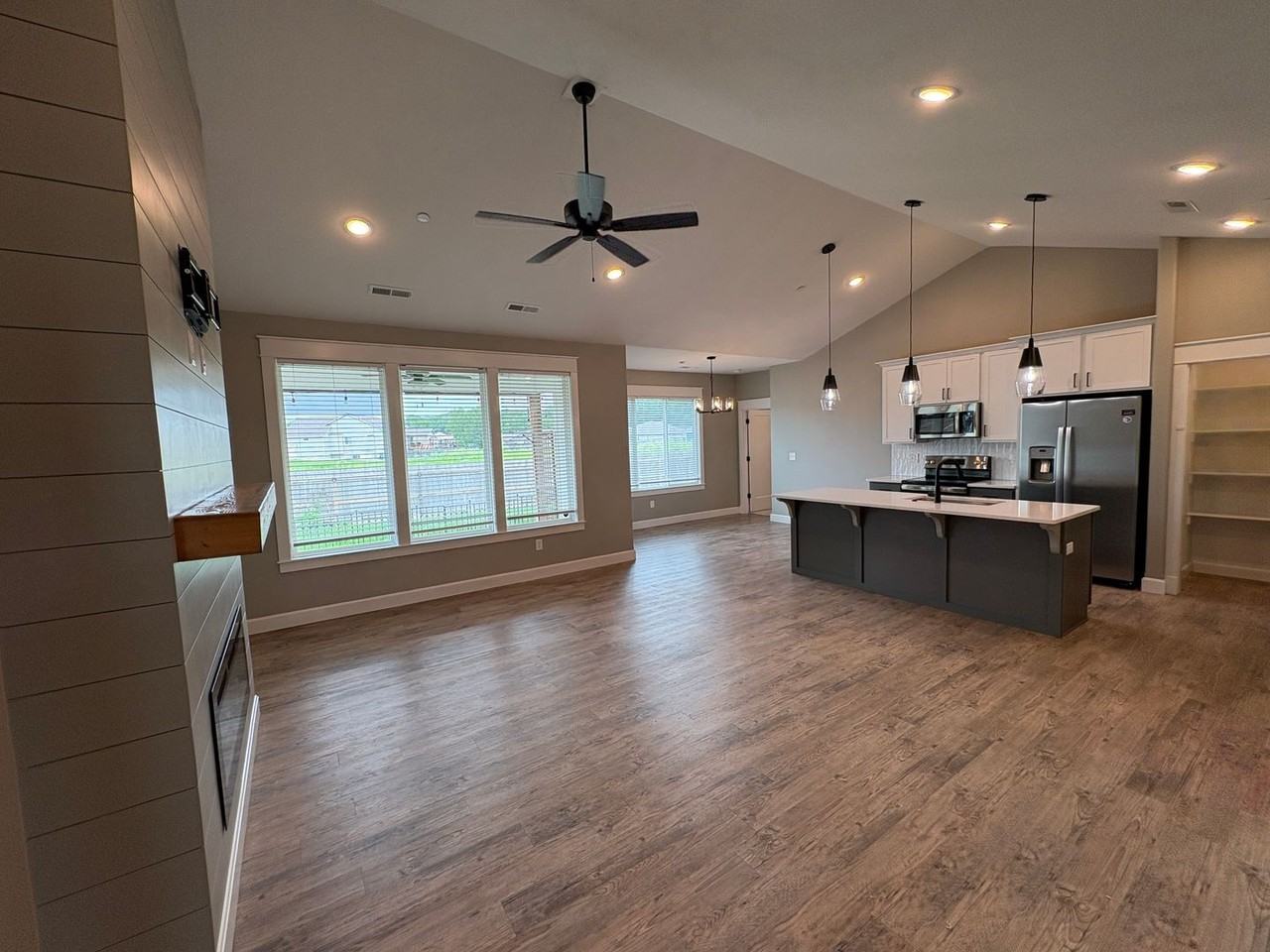 4916 Plumthicket Dr - Photo 6 of 22