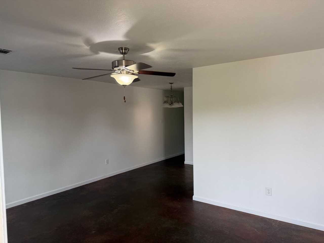 415 Middle Rd #417 - Photo 2 of 8