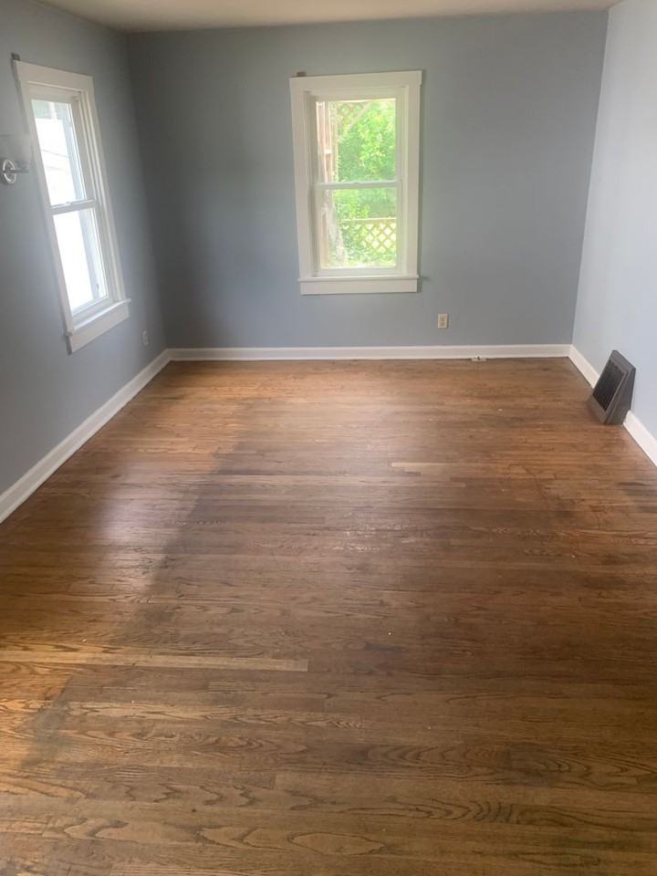 2440 Yale Blvd - Photo 2 of 7