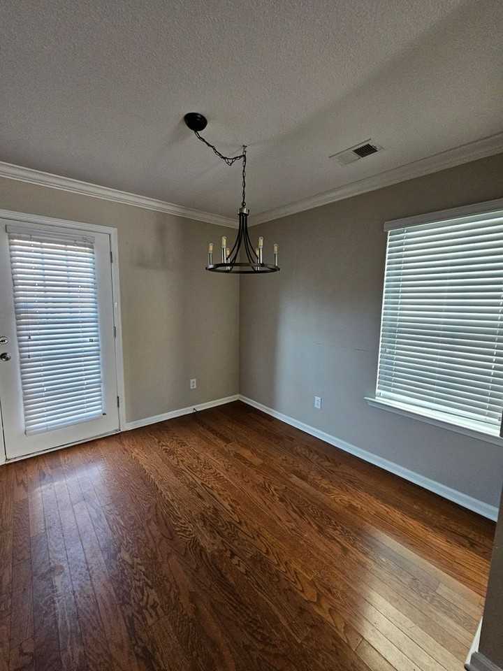 165 Canal Place Cir - Photo 4 of 28