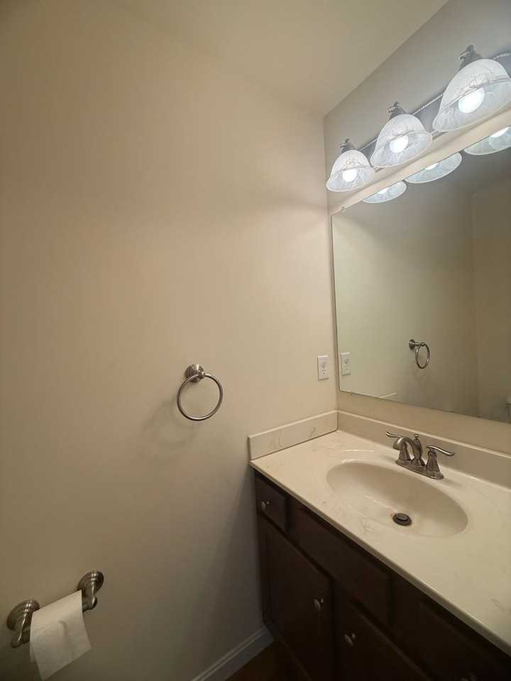 16 Brook Side Dr - Photo 4 of 18