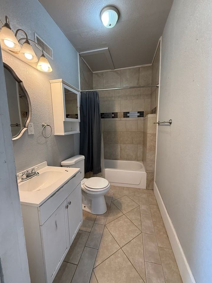 1002 S Montana St #D - Photo 7 of 12