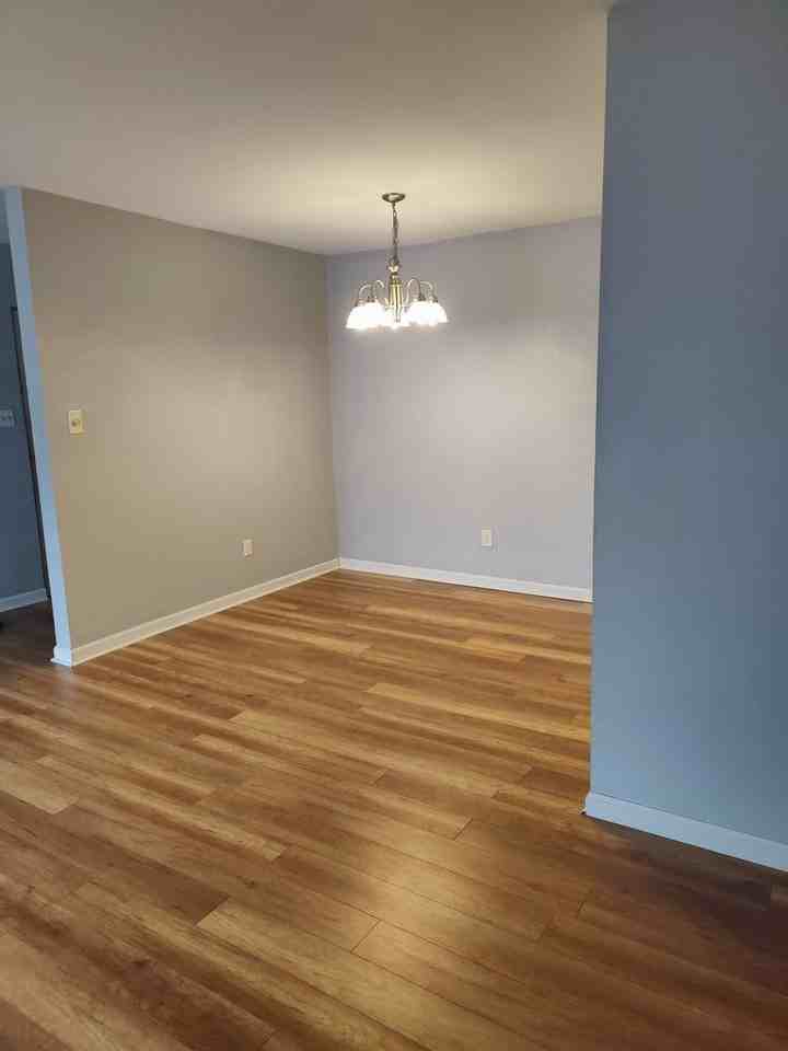 1287 Schaub Dr Apt G - Photo 4 of 11