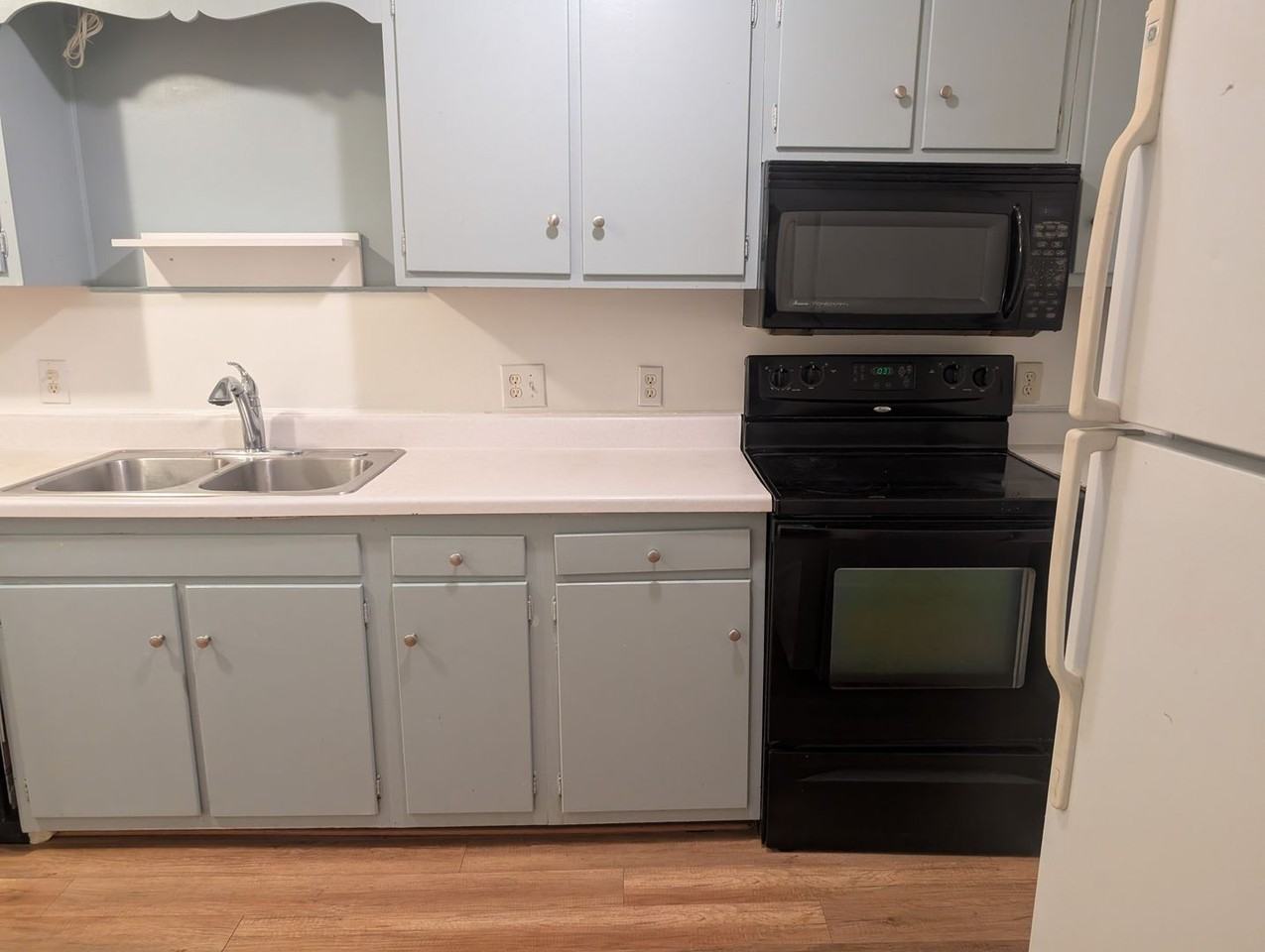 1287 Schaub Dr Apt G - Photo 6 of 11