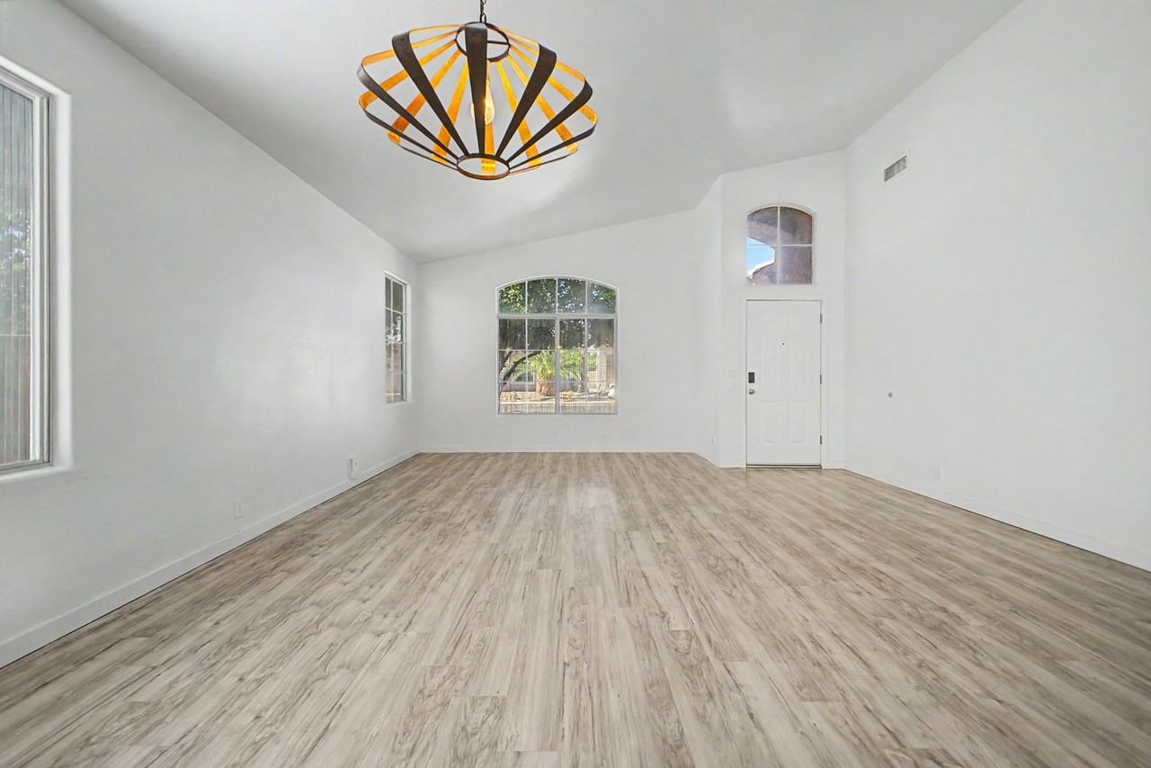 7251 E Lakeview Ave - Photo 7 of 31