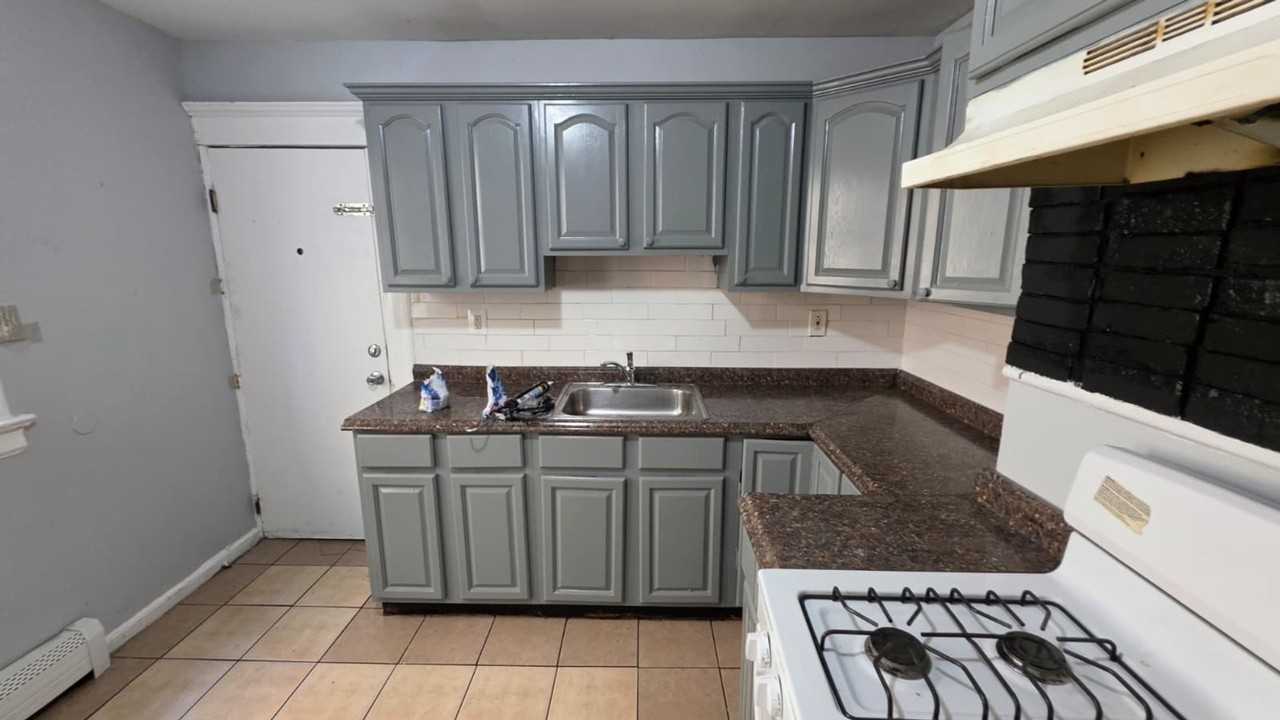 58 Cypress St - Photo 6 of 11