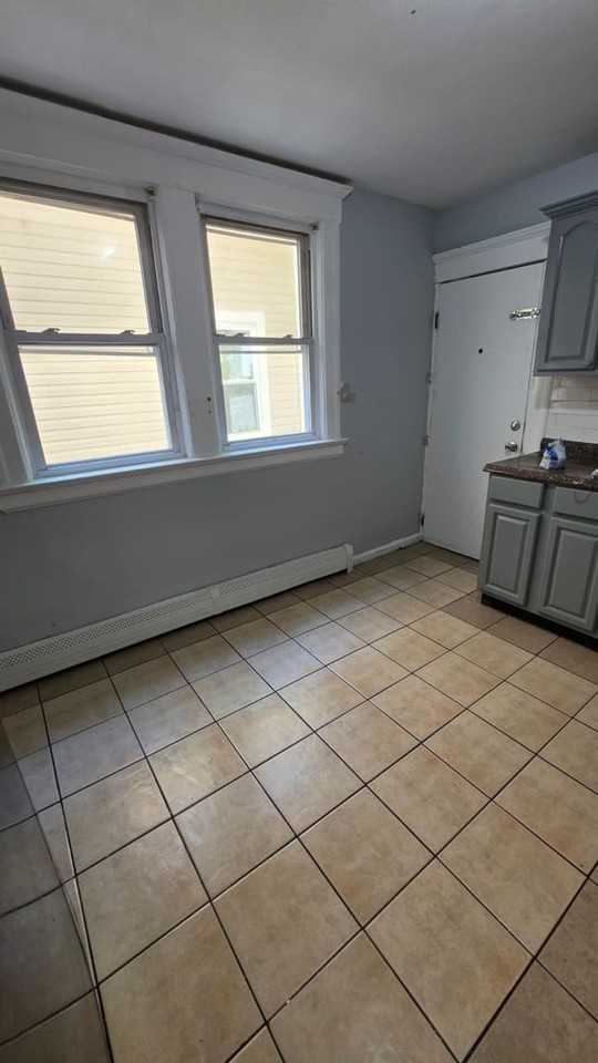 58 Cypress St - Photo 7 of 11