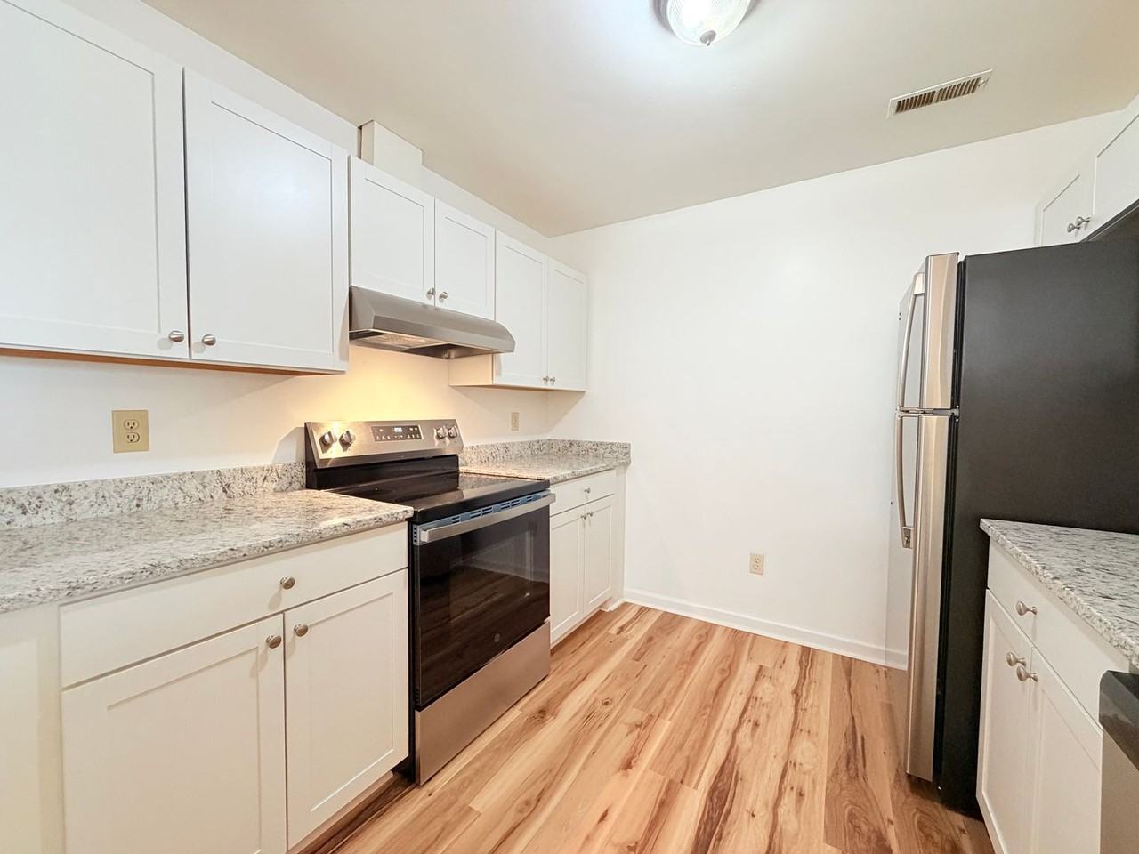 5302 Aden Ct - Photo 4 of 13