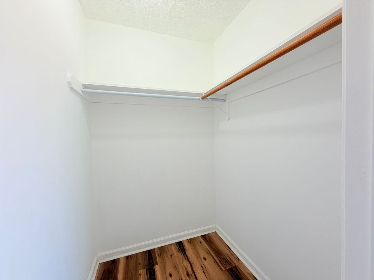 5302 Aden Ct - Photo 7 of 13