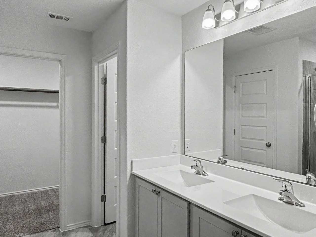 2437 Dielman Dr - Photo 7 of 25
