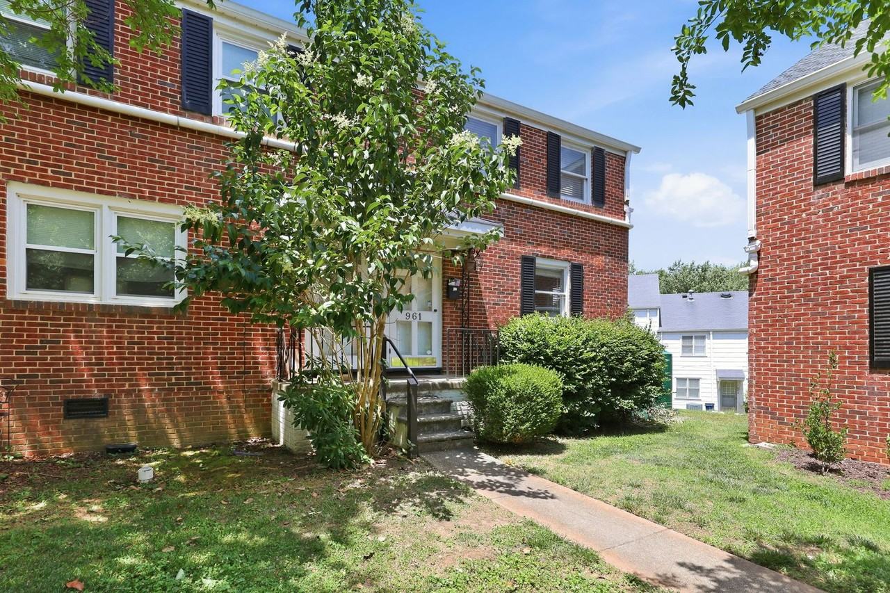961 Saint Marys St - Photo 2 of 42
