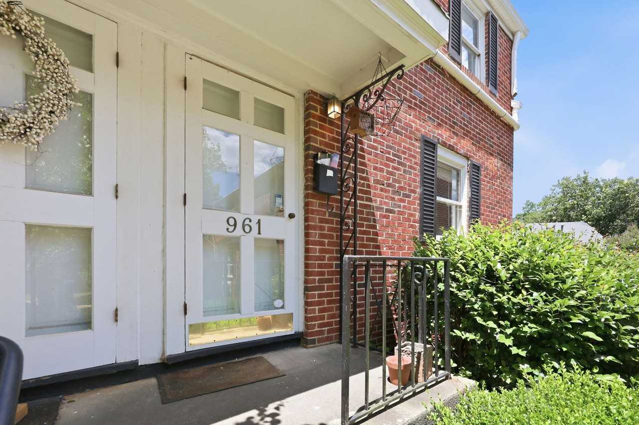961 Saint Marys St - Photo 4 of 42