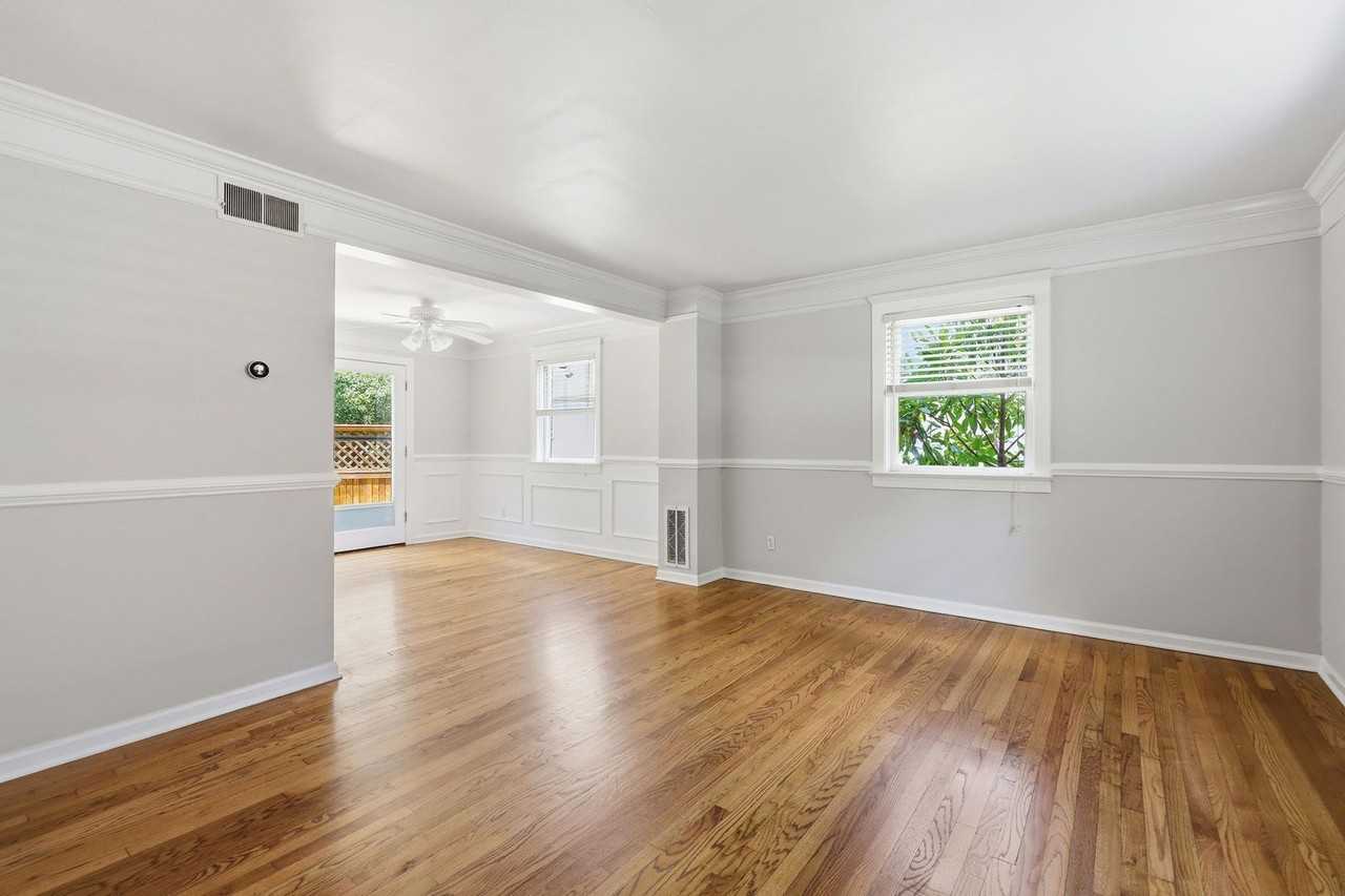 961 Saint Marys St - Photo 7 of 42