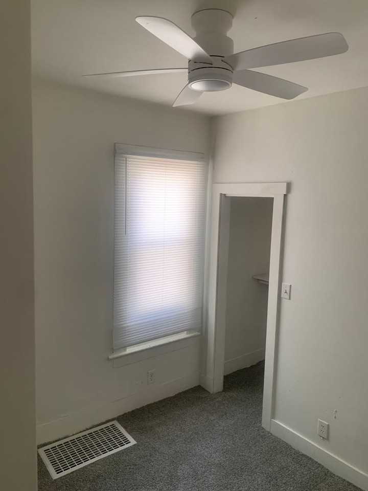 1010 N 12th St - Photo 5 of 8