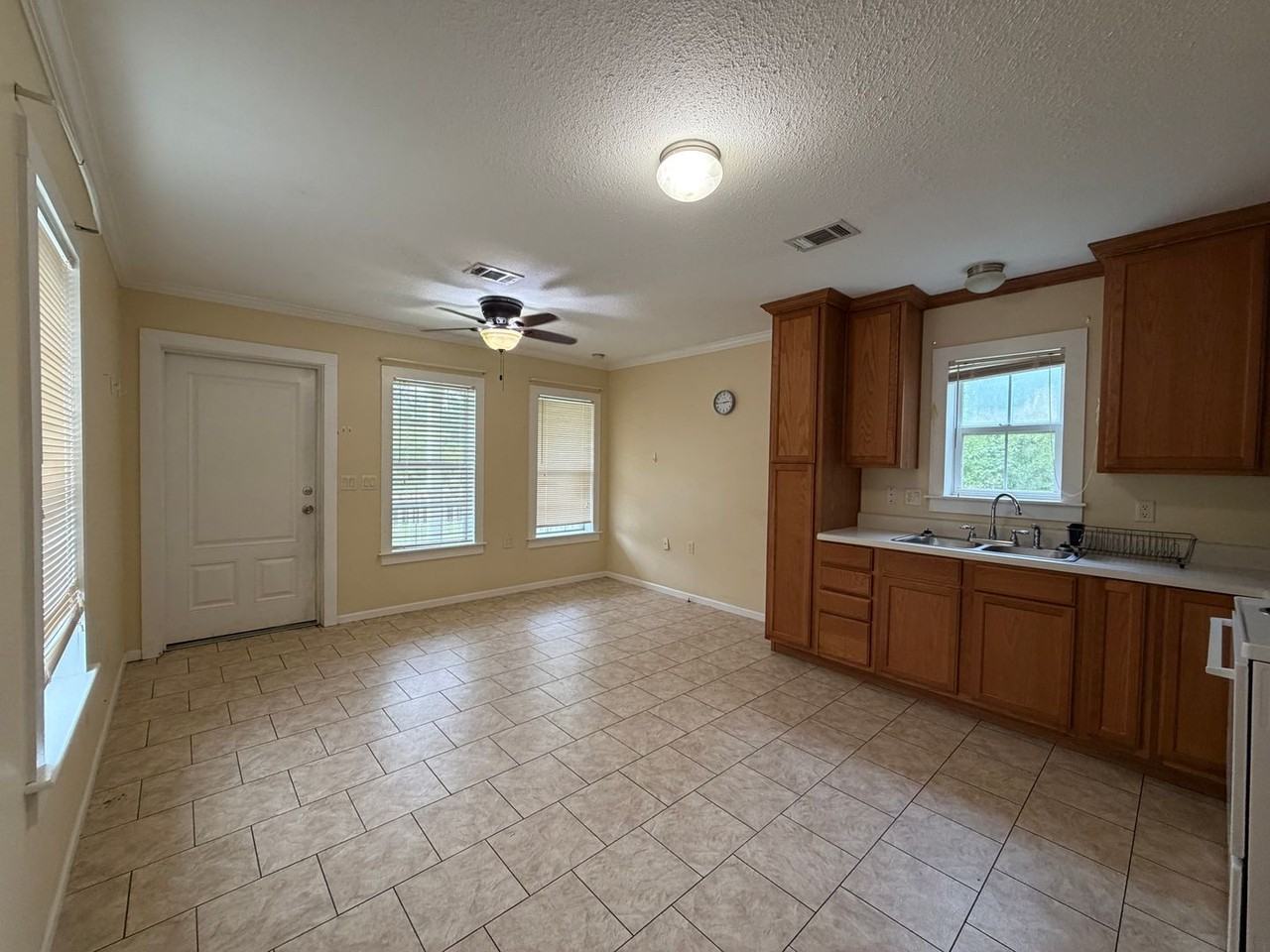 9086 Highway 165 S - Photo 7 of 24