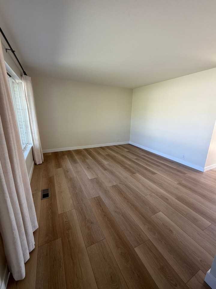 12061 S 2740 W - Photo 5 of 50