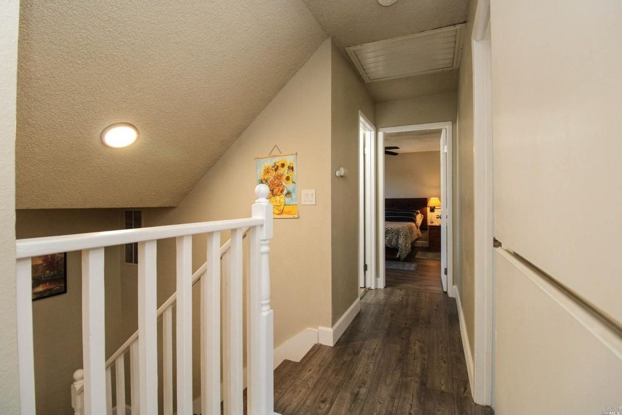 160 Kingswood Ave - Photo 7 of 12