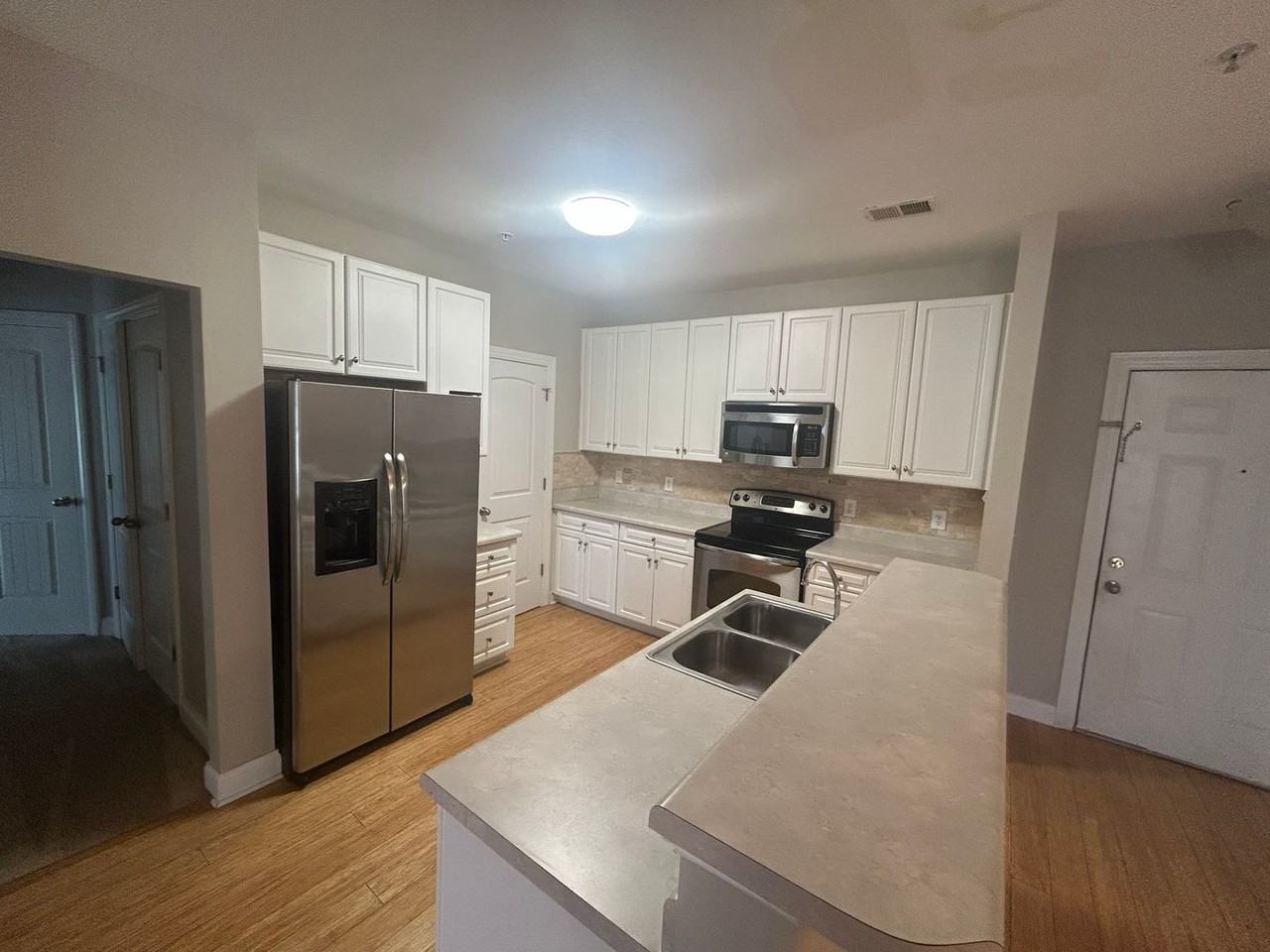 300 Gateway Condos Dr - Photo 4 of 50