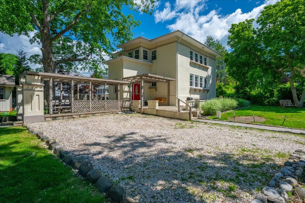 116 Soundview Ave - Photo 2 of 40