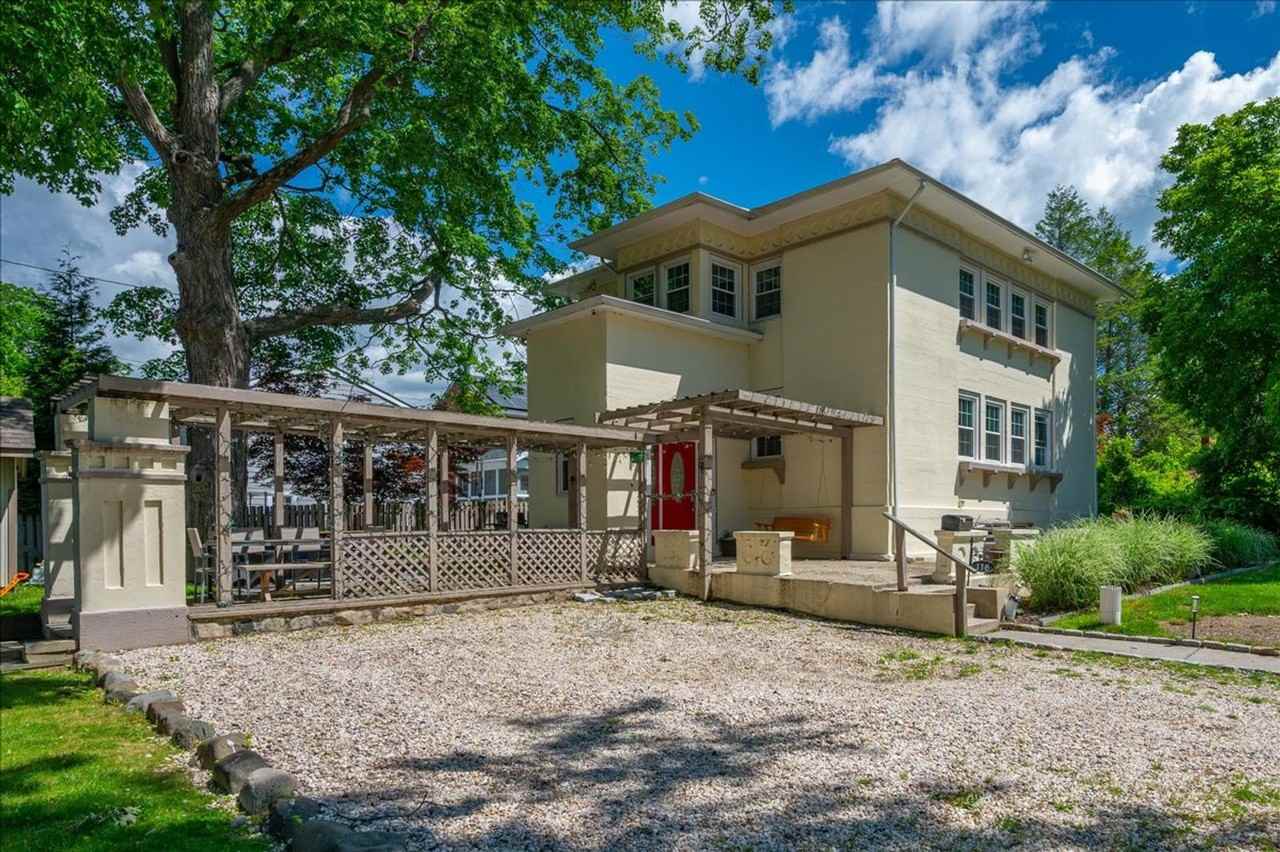 116 Soundview Ave - Photo 3 of 40
