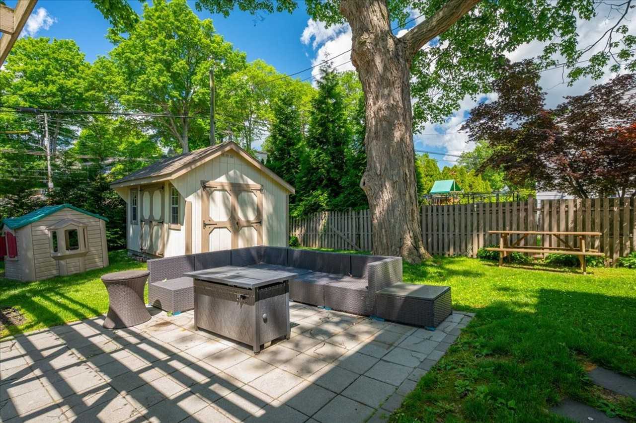 116 Soundview Ave - Photo 7 of 40