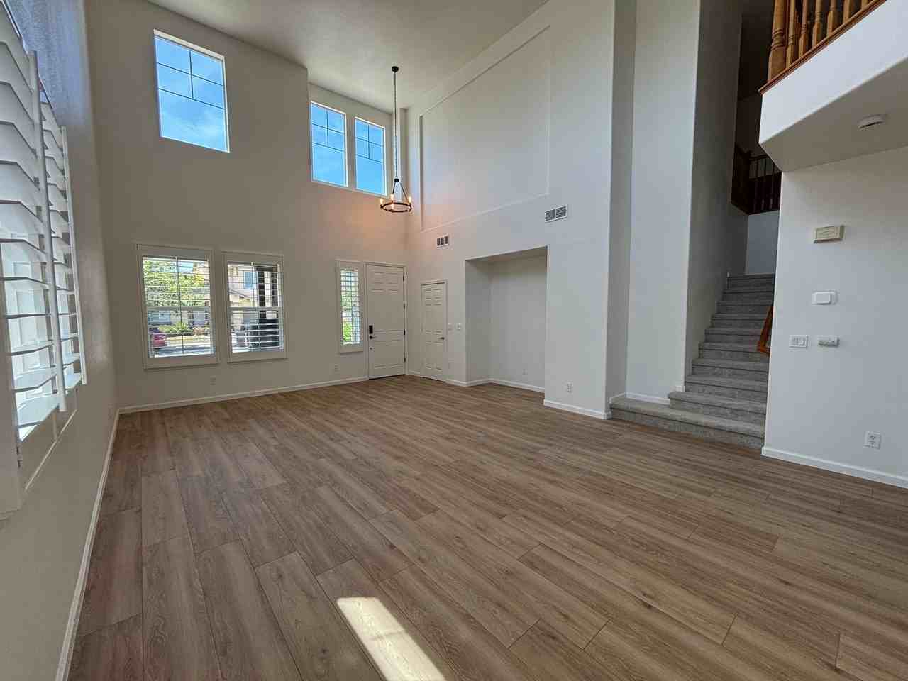 5560 Mcfarlan Ranch Dr - Photo 3 of 23
