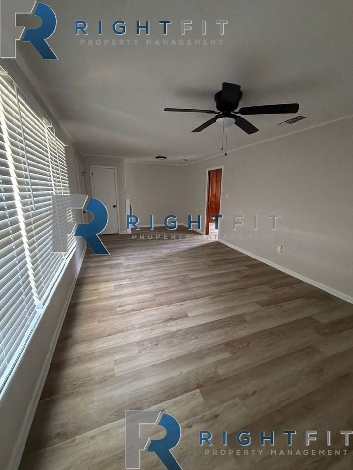 1214 Mockingbird Ln - Photo 4 of 12