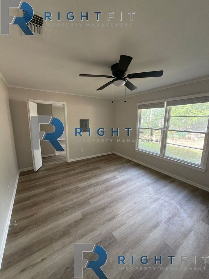 1214 Mockingbird Ln - Photo 6 of 12