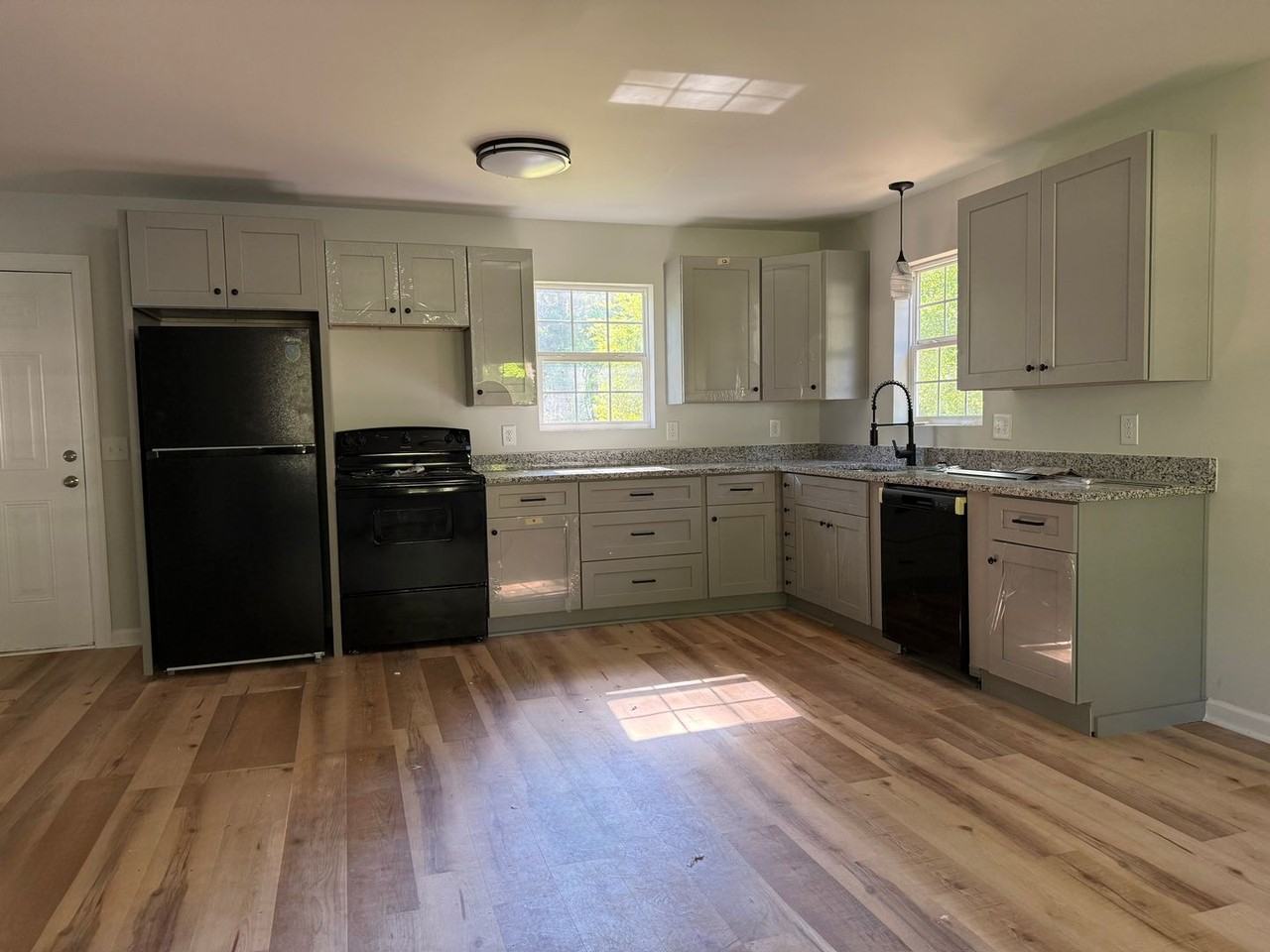 426 Atkins Ave - Photo 3 of 8