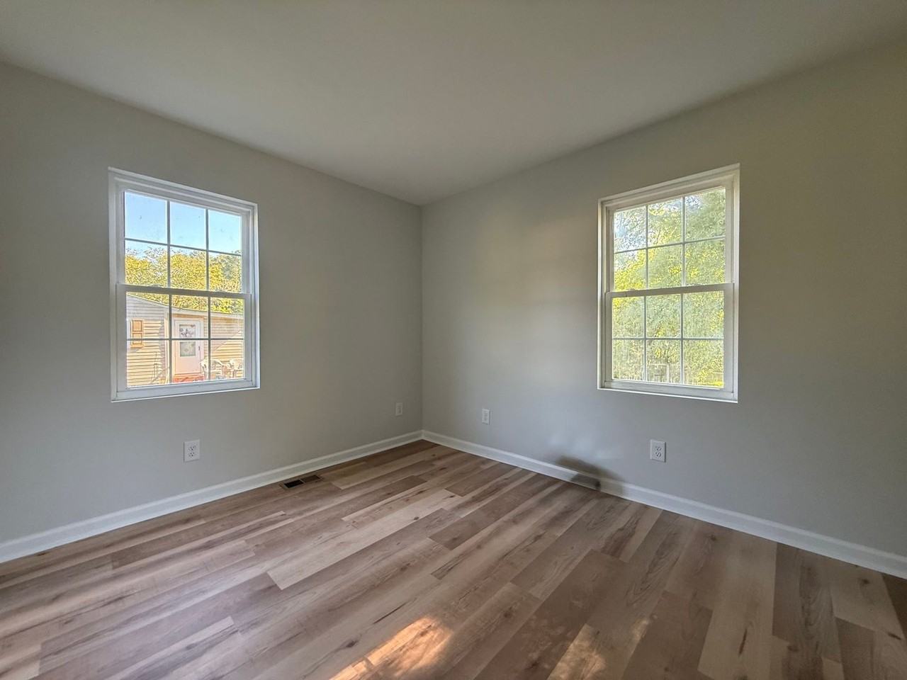 426 Atkins Ave - Photo 6 of 8