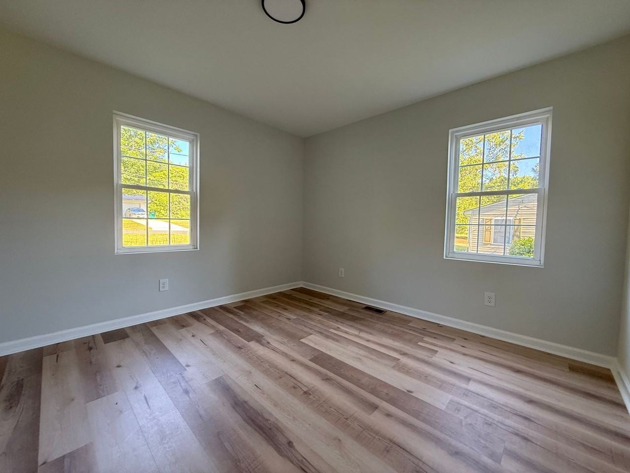 426 Atkins Ave - Photo 7 of 8