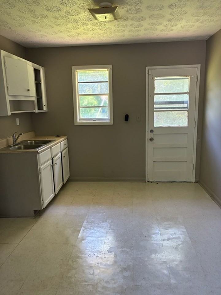 706 706 PALMETTO AVE A & B - Photo 2 of 6