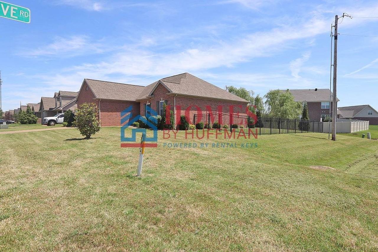 2966 Megan Dr - Photo 4 of 37