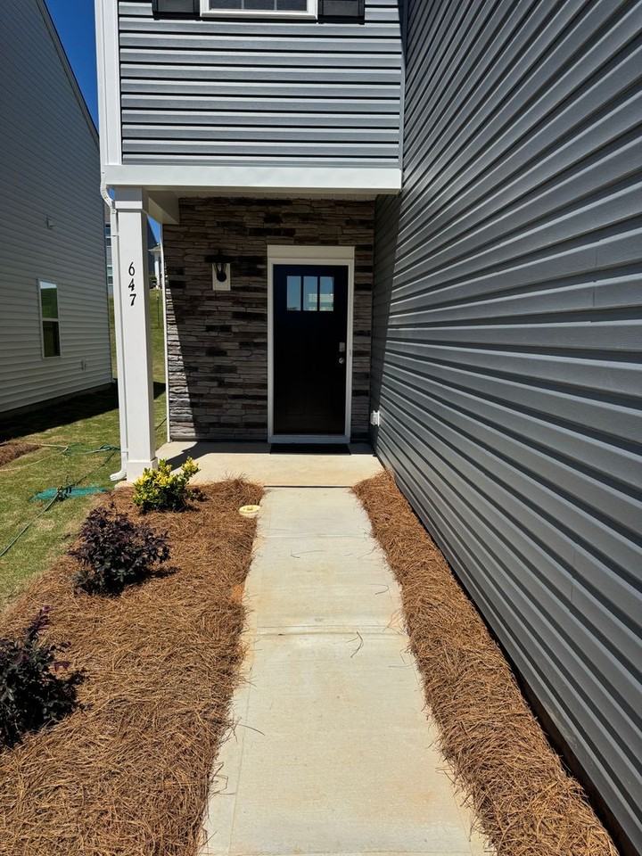 647 13th Avenue Dr Ne - Photo 2 of 15