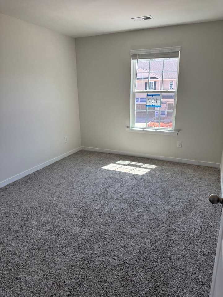 647 13th Avenue Dr Ne - Photo 7 of 15